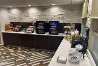 Days Inn by Wyndham Wilmington/Brandywine - breakfast