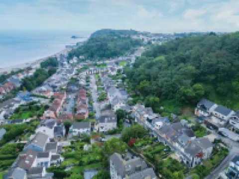 Overland Road – 4 Bedroom House – Mumbles Hotels in Mumbles