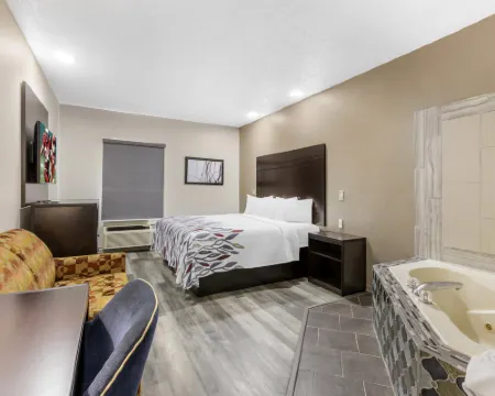 Red Roof Inn & Suites Clinton, MS Hotels in Clinton