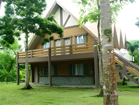 Pineapple Island Resort Отели рядом с достопримечательностью «Университет Северный Камаринес»