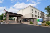 Holiday Inn Express Cleveland Airport - Brook Park Отели в г. Брук Парк
