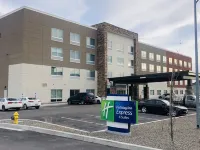 Holiday Inn Express & Suites ELKO by IHG - parking