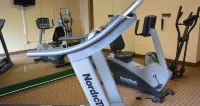 Baymont by Wyndham East Windsor Bradley Airport - gimnasio