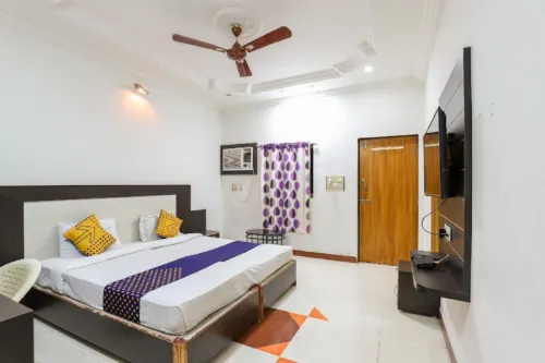 Goroomgo Arsh Plaza Rajula Hotels in Amreli