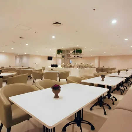 Grand Whiz Megamas Manado