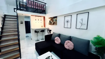 2 Beds Spacious Centrally Located Loft Apartment