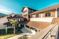 Hotel Base Camp Lodge - Albertville - Parkplatz