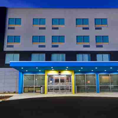 Tru by Hilton West Memphis Hotel Exterior