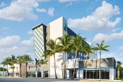 Tru by Hilton Ft. Lauderdale Airport Hôtels à proximité de : Okan International University