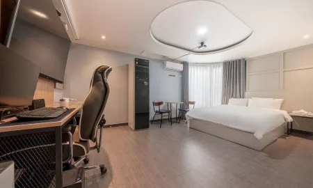 BY THS Curve Hotel Iksan