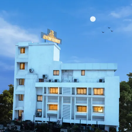 Hotel Avon Ruby Dadar Отели рядом с достопримечательностью «Железнодорожный вокзал Дадар»