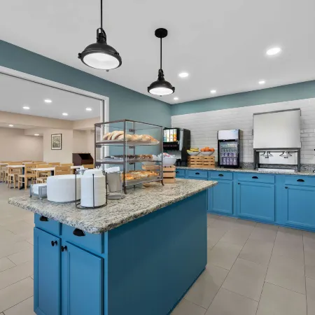 Country Inn & Suites by Radisson, Coon Rapids, MN