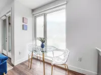 Beautiful 1-bedroom apartment in charming MdR with pool and free parking Hotels in Marina del Rey