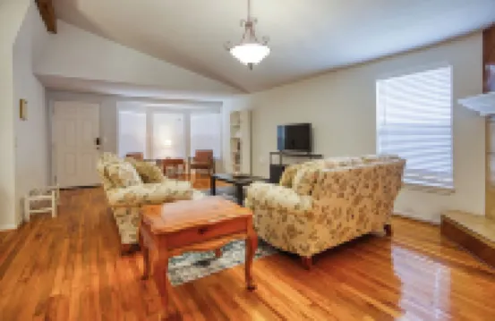 Seaside Serenity - Tranquil Retreat Near Mustang