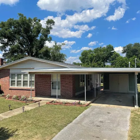Coastal Comfort! Charming 3 bedroom, near beach and downtown Pensacola