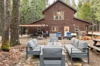 Base of Lassen National Park Secluded 1 BR + LOFT, 2 BATH HOME. sleeps up to 7