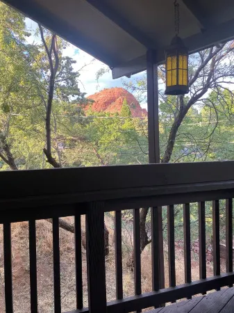 HIKERS HIDEOUT IN WEST SEDONA