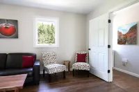 Inn at 84 McIntosh: Cozy 1BR private entrance/bath