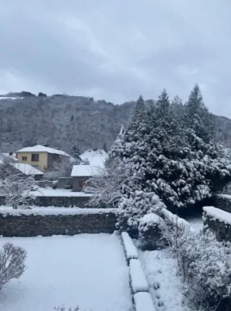 Maison de 3 Chambres Pour 6 Personnes Отели рядом с достопримечательностью «Les Frênes»