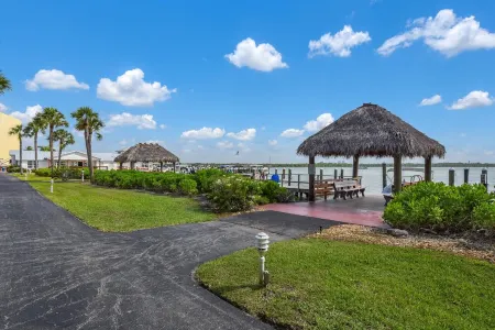 Waterfront in Old Marco!  Beautiful unit!  Deluxe!