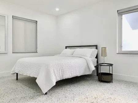 NEWLY Remodeled home with stock tank pool near Coral Gables