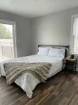 Beach House- 3 blocks to beach, Huge patio, Sauna, Fire Pit and 2 bikes! 🚲🔥🌊