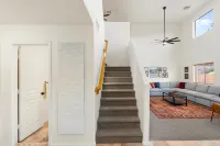 NEW! Cozy Saguaro Heated Pool, Hot Tub, Mini Golf, Pool Table, Fire Pit, Arcade!