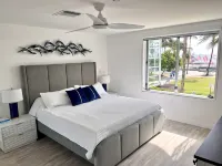 ⭐️⭐️⭐️⭐️⭐️Best Location! Vacation in Paradise on Ocean Dr with Direct Beach View