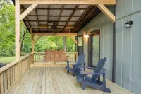 Paw Paw's Fish Tales Cabin on Lake Guntersville with 2 slip Boat Dock - Chalet