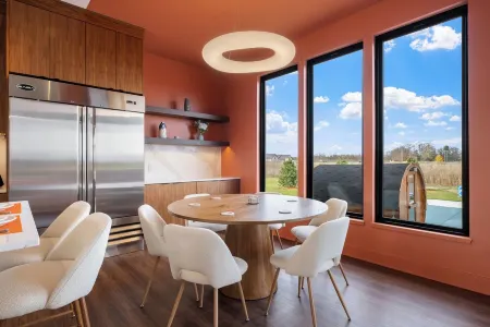 7bd 8bath Hot tub, Pool, Game Room, Sauna, Professional Pickleball Court