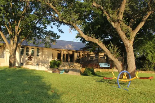 Beautiful, quiet, spacious, comfortable and fun home with LAKE & RIVER access!