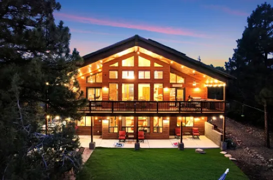 Designer Mountain Chalet • 1 Acre • Dual Primary Suites • Game Room • Sleeps 12