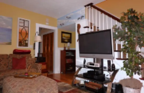 Cozy family-friendly cottage on beautiful Shining Sea bike trail