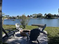 Lakefront Paradise, with Heated Private Pool.