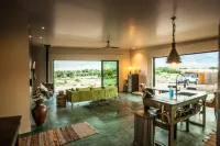 East Wind, unique house with majestic views Hotels in Lone Pine