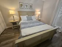 Great location and close to the beach and downtown!