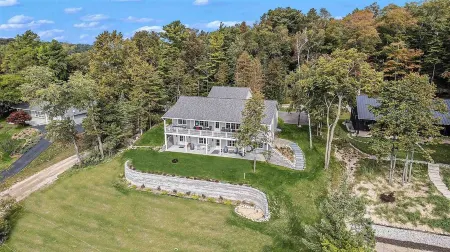New Listing! Modern Luxury New Build Cottage on Crystal Lake