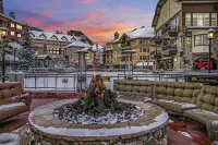 CRBC - Heart of BC Village! Remodeled, Ski in/out, Walk to Ski School, Shops