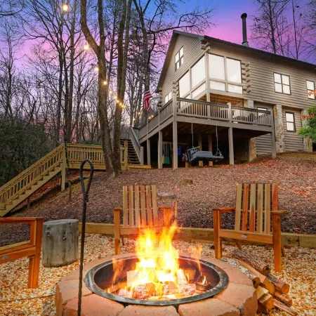 Relax & Play at Waterfront Mountain Cabin Retreat Private Lake~Fish~Canoe~Kayak