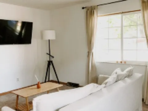 Cozy stay within one mile of downtown Delaware’s shops, restaurants and pubs. Hotéis em Delaware