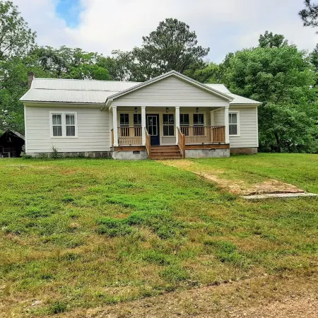 Historic 1851 Farmhouse Retreat