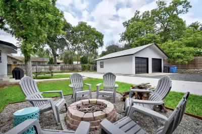 New Braunfels - 2 min walk to Schlitterbahn, walk to River, 2 miles from Gruene!
