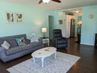 Spacious Family Home with Outdoor Space. One mile to downtown