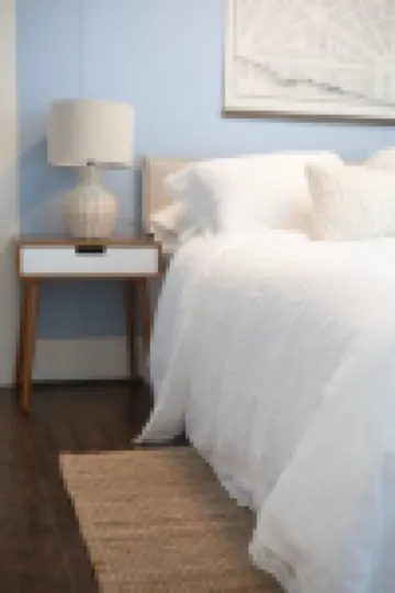 2-bedroom vacation home just 17 minutes drive to Ford Field 羅亞爾奧克酒店