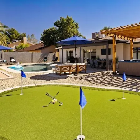 Relaxing Family Haven, Pool, Hot Tub, Games