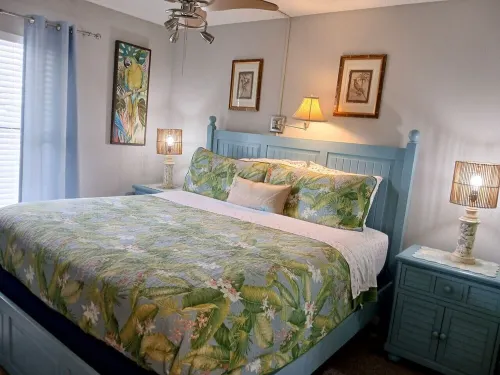 Coastal Hideaway: 1B/2B Ground Floor Condo