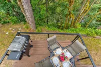 River’s Edge  Spacious 2-Story Guest House by the River