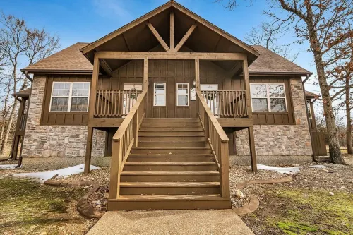 Minutes from Sdc! Fireplace! Scenic Wooded Views! Lake!