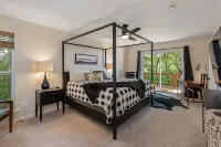 Designer 5-BDR Cabin with Big Views/Resort Access in Sapphire Valley