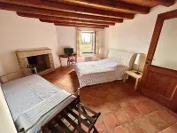 Cervano Ecli: apartment for 5 with original fireplaces from 1886